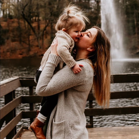 + MEET YOUR POSHER + - Picture 4 of 10